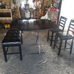 Table And  1 Ban And 2 Chairs 