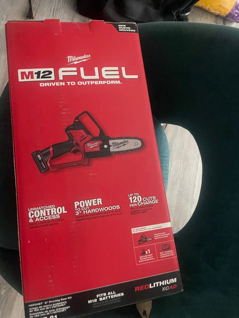 M12 Fuel Chainsaw Kit