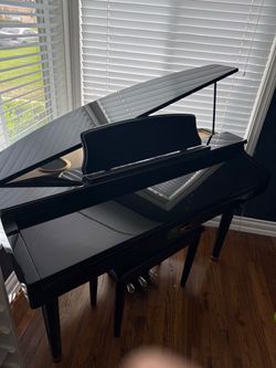 Suzuki Baby Grand Digital Piano