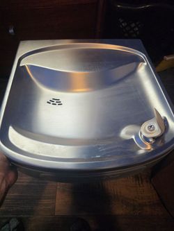 Elkay cooler drinking fountain