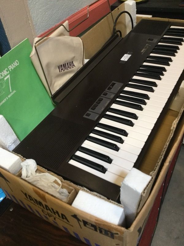 Vintage Yamaha CP7 electric piano in box -1985