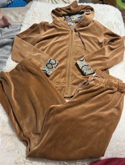 Women’s tracksuit
