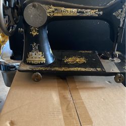 Antique sewing mashine - Decore 