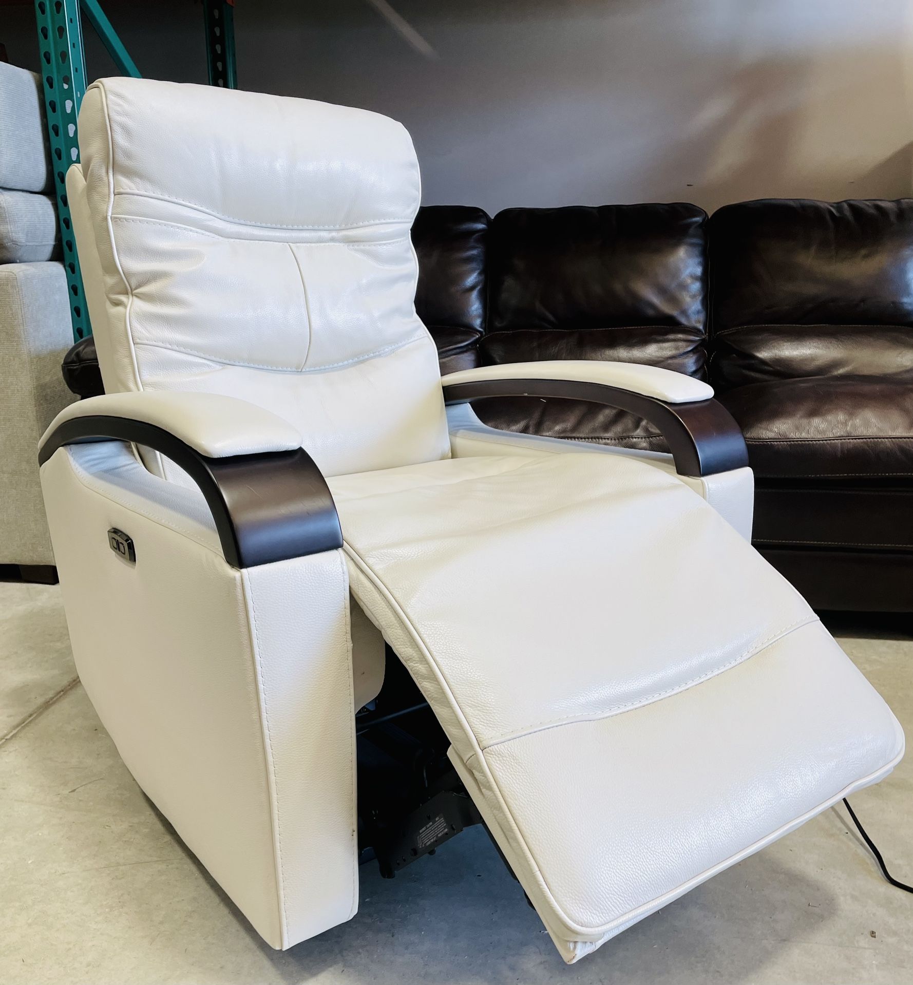 WAREHOUSE CLEARANCE | Canmore Leather Power Recliner with Power Headrest, Cream