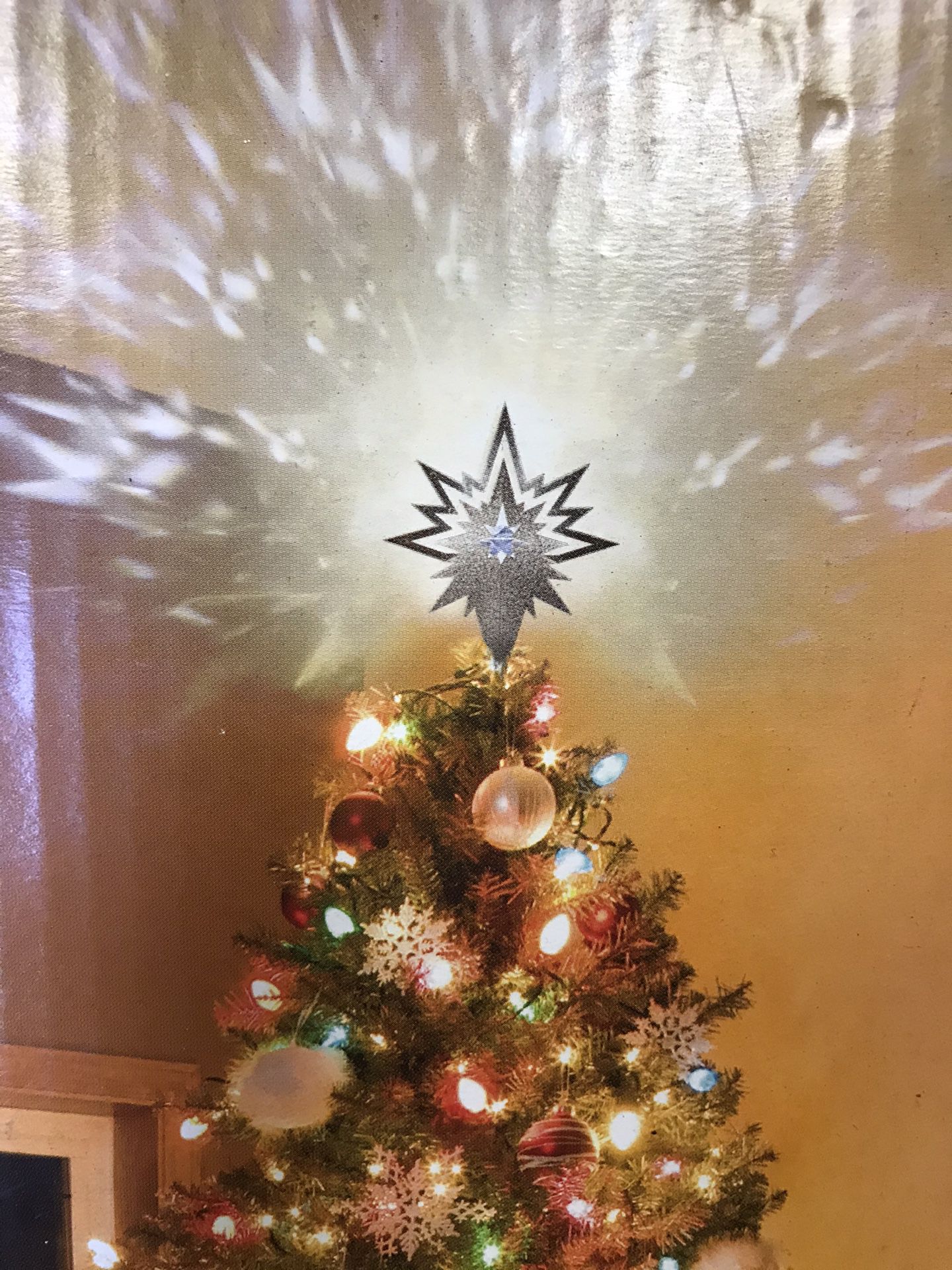 Tree topper projector star