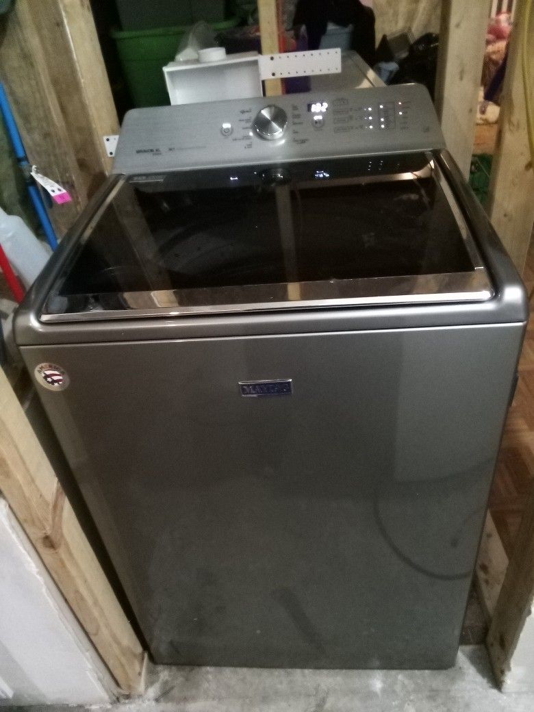 Maytag  Washing Machine Excellent Condition $300!!!!-Top Large Capacity With Power wash !