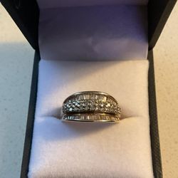 10kt Diamond Ring 