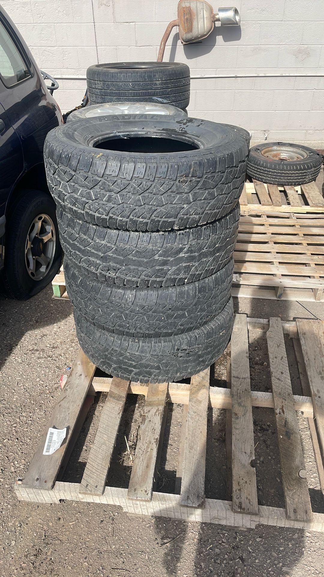 4 265/70R16 Radial Xtx Sport Wild Country Tires