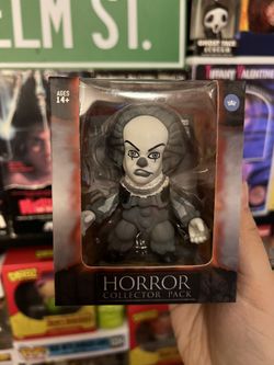 Pennywise the Clown Hot Topic Exclusive Figure