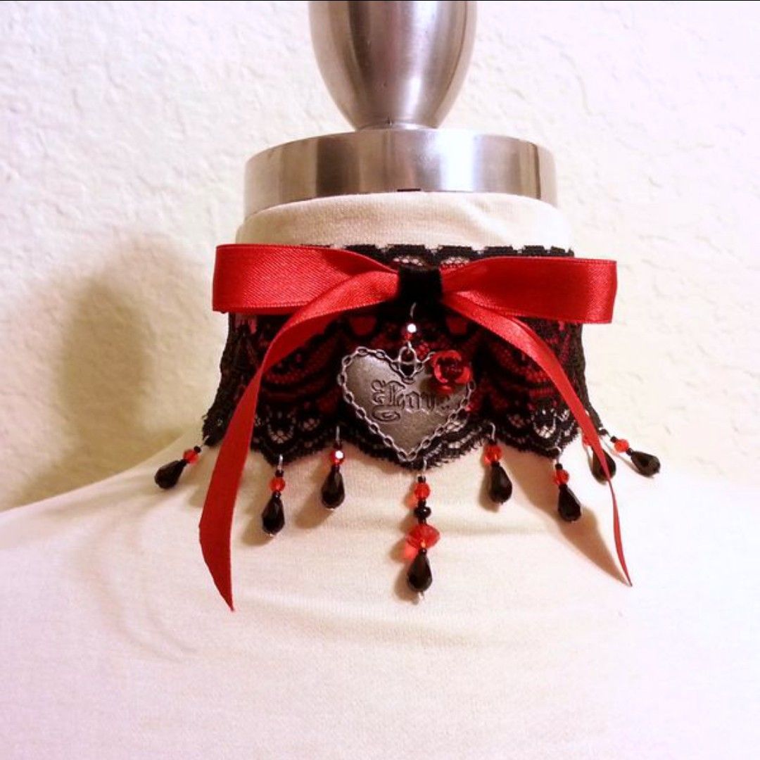 New Handmade Lace Choker & Earrings