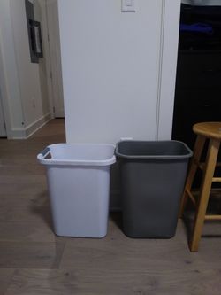 14-15 Gallon Trash Bins