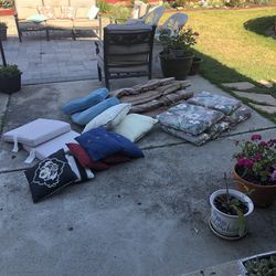 OUT DOOR CUSHIONS AND PILLOWS