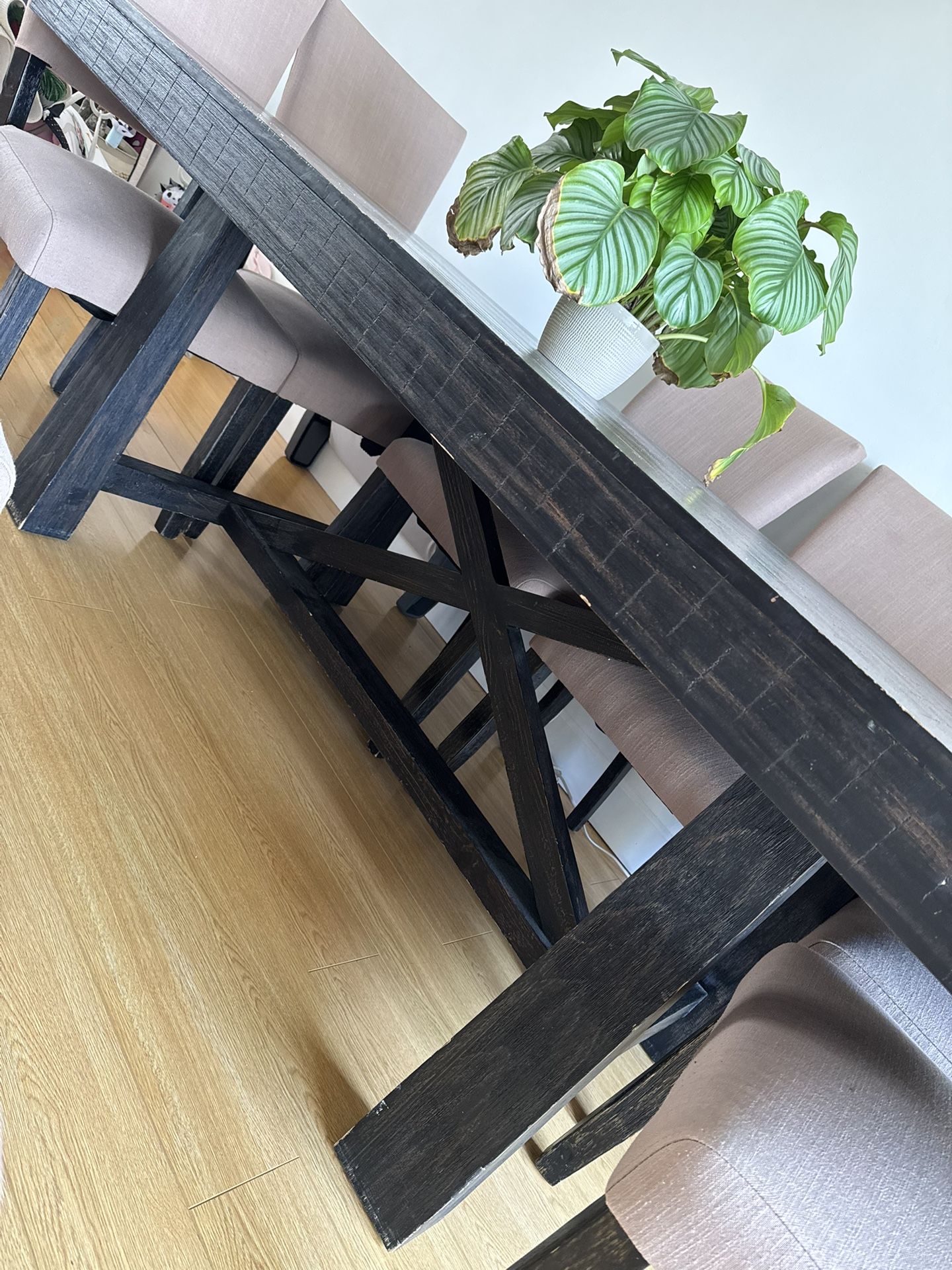 Dining Table With FREE 8 Chairs