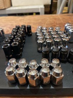Tire lug set and replace lugs