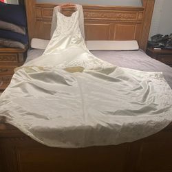 Never Worn Wedding Dress Size 14