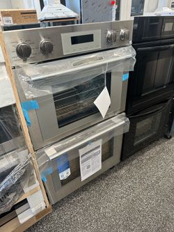 30 inch .Thermador Double wall oven with Steam