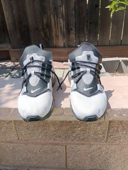 Nike theioth zoom!