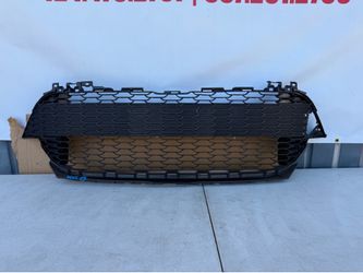 Toyota Corolla hatchback -2019 2020 2021 2022 2023 2024 Front bumper center grille original used OEM