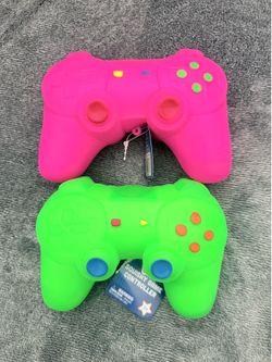 TOYMENDOUS SQUISHY GAME CONTROLLER STRESS RELIEF TOYS PINK & GREEN **NEW**