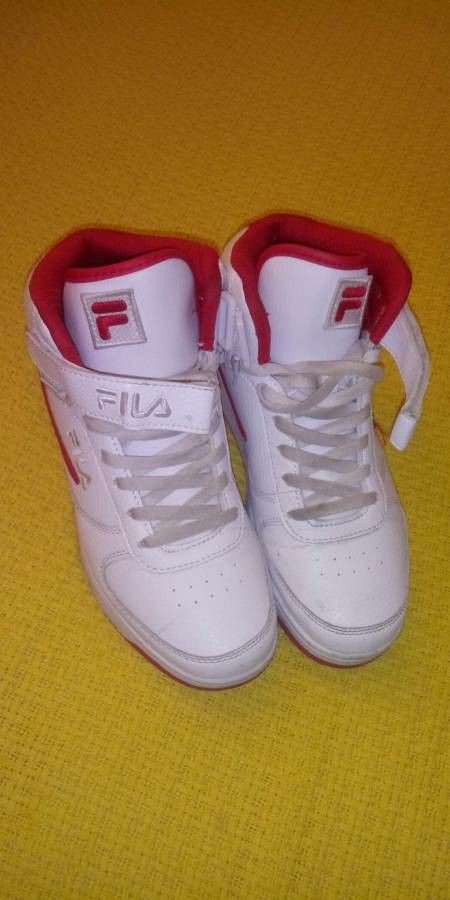SIZE 9 FILA A HIGH WHITE & RED SNEAKERS SHOES
