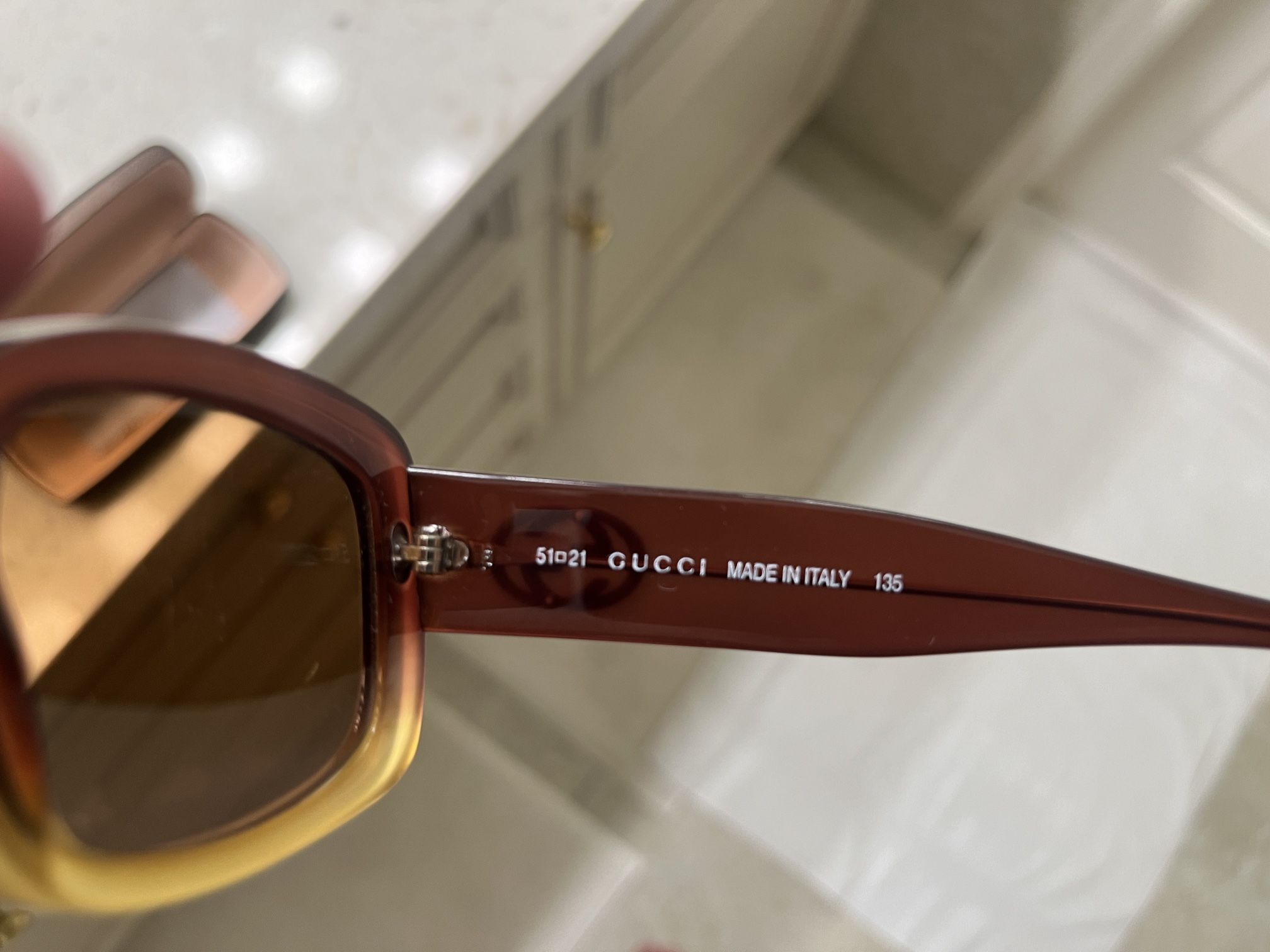 Womens Vintage Gucci Sunglasses GG 2407/S 3BK for Sale in  display picture 3