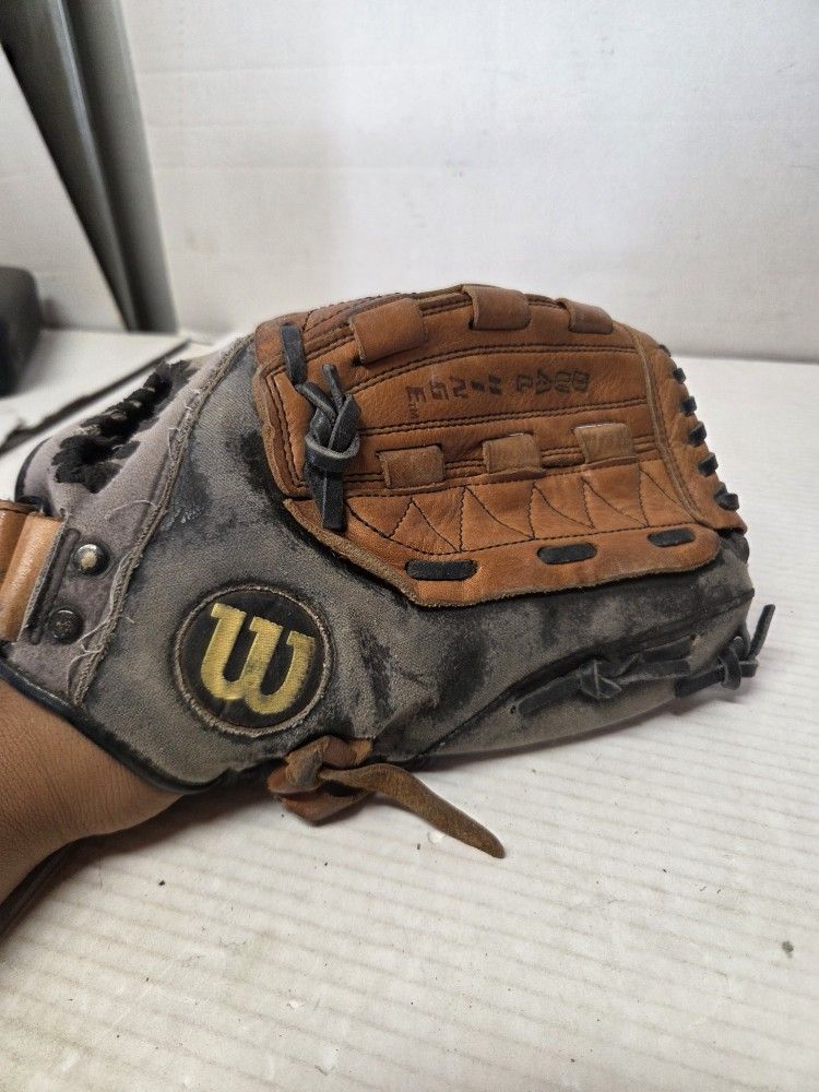 Wilson Baseball Glove Size12 ½ A2476