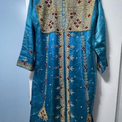 Brand  New Cute Dress Size M Pick up near  1: Tully and Monterey Rd SJ CA 95112  2: near Santa Teresa HS SJ CA 95112. 3: I can ship it to you w