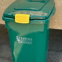 Trash Can With Wheel