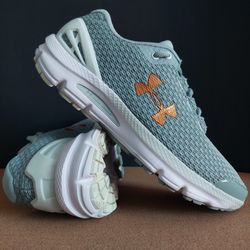Under Armour Charged Gemini Women’s Size 9 – Lightweight Running Shoes – Good Condition