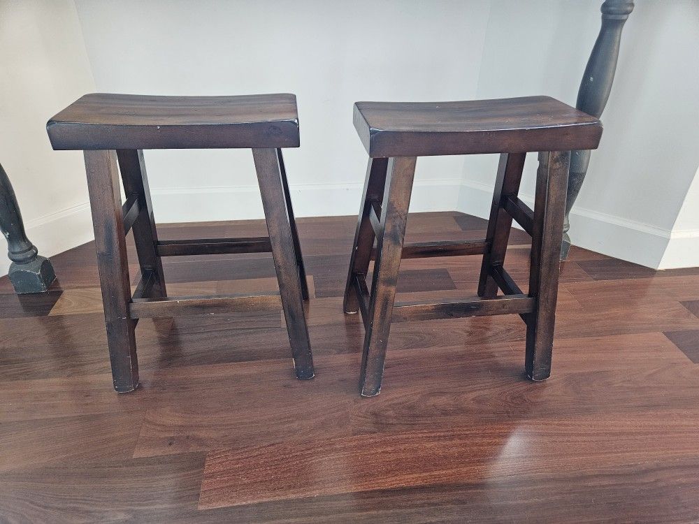 2 Solid Wood Counter Stools