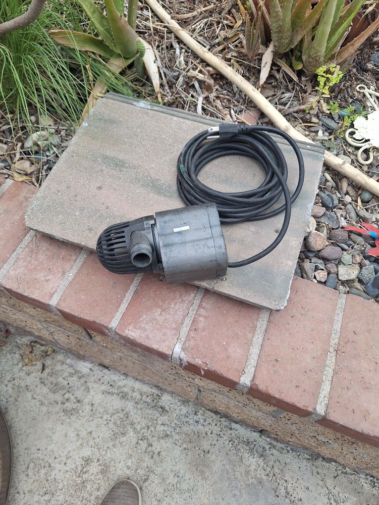 Large Fountain Or Pond Pump