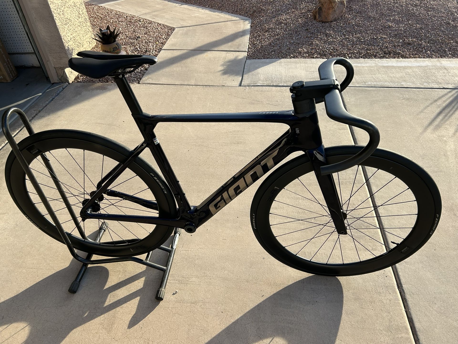 2025 Giant Propel Road Bike Size Small