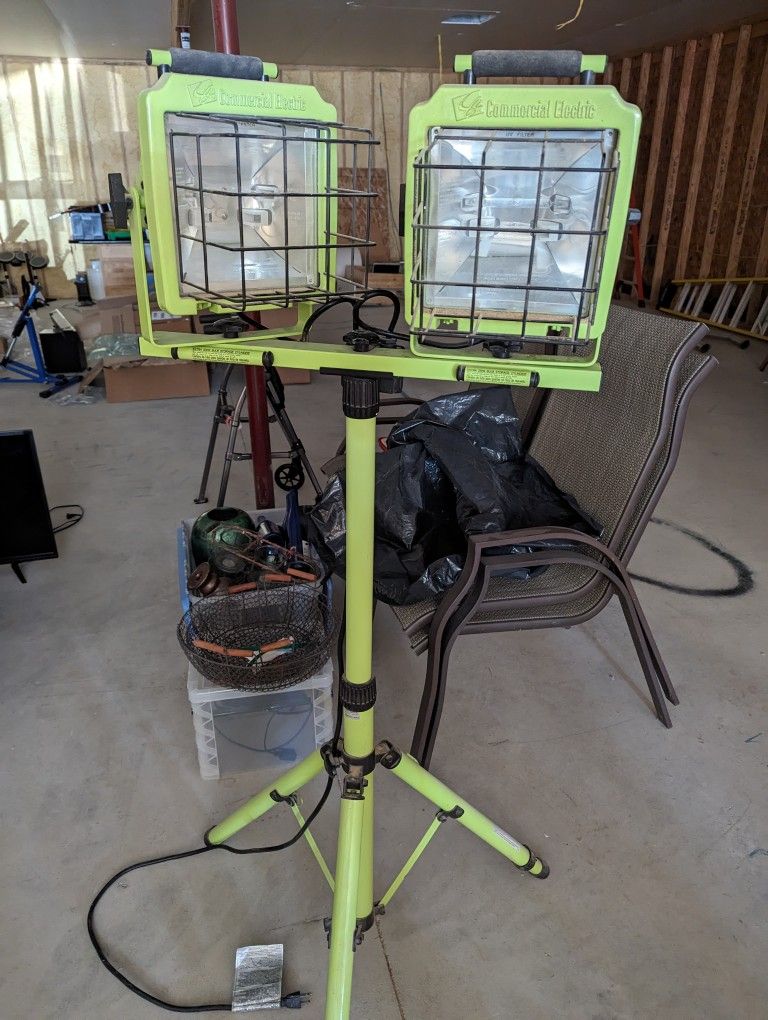 Halogen Dual Head Tripod Work Lighth