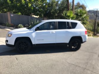 2013 Jeep Compass, nice shape, smog certified, clean title, gas $aver