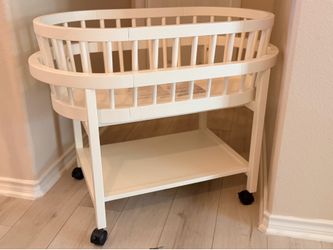 Pottery Barn Bristol Kids Bassinet (white)