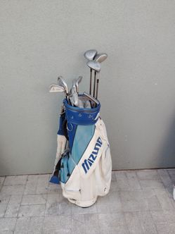 Men's right handed golf set
