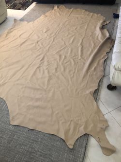 Fine Scottish leather Andrew MUIRHEAD 4.74 square meters x51.00 square feet really nice leather scent the color is beige