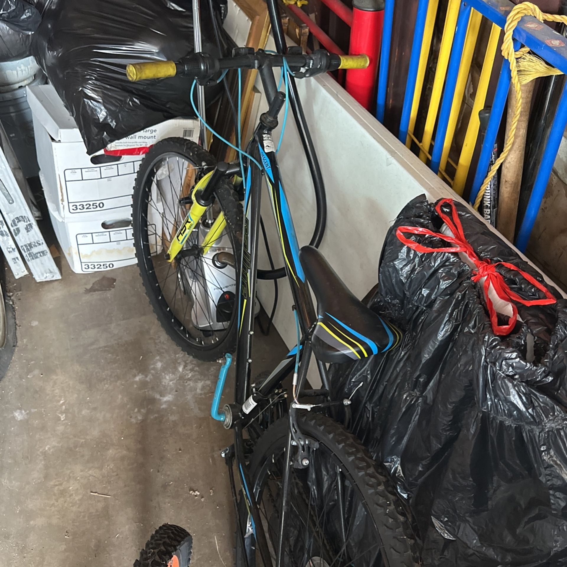 写真 Armoire d'angle suspendue,armoire murale cuisinebuffet salle à