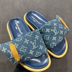 LV classic white monogram pattern slippers