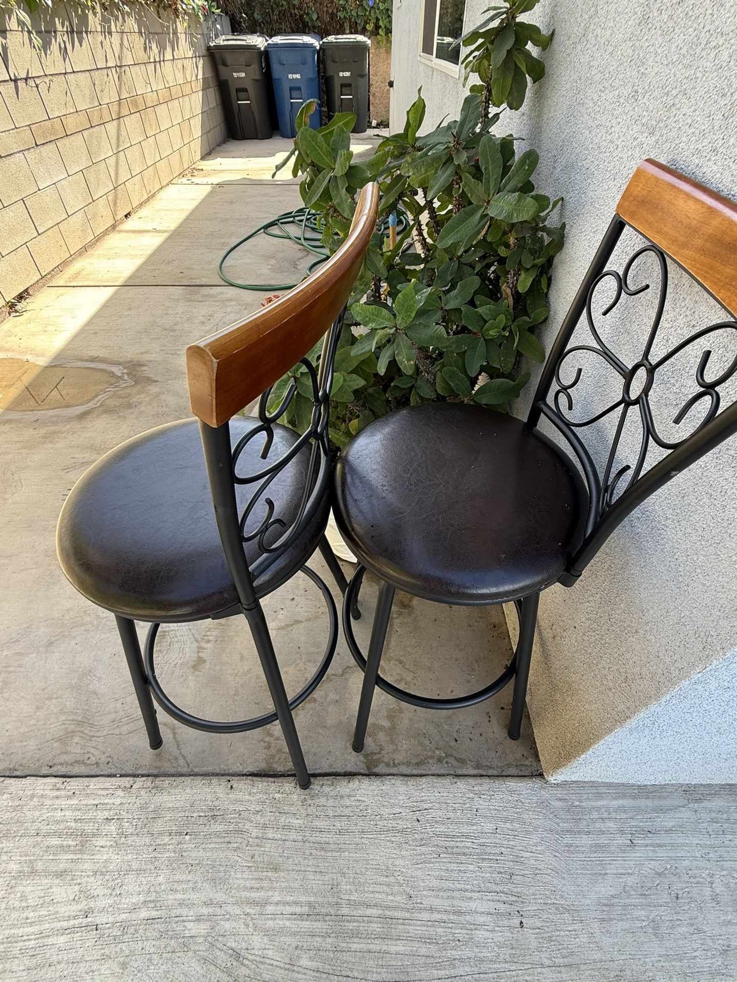 2 Counter Stools