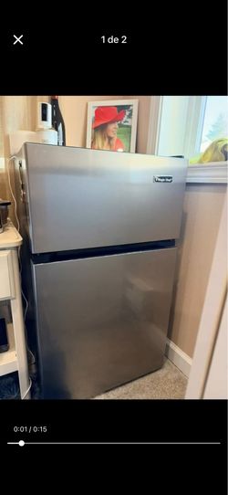 Mini fridge