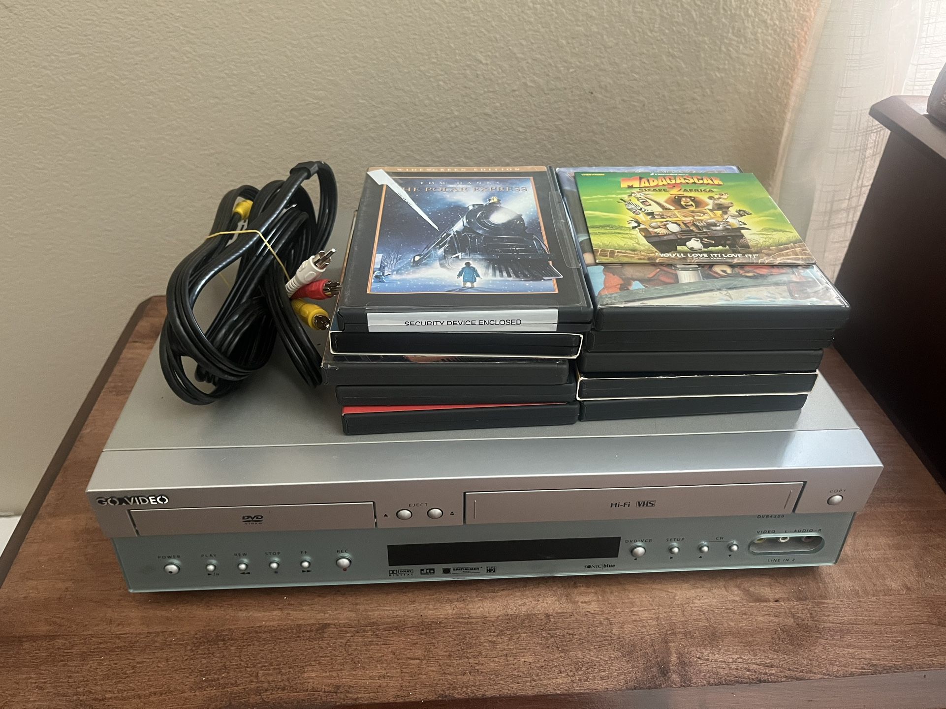 DVD/VHS Dual Deck w/ RCA Cable- No Remote