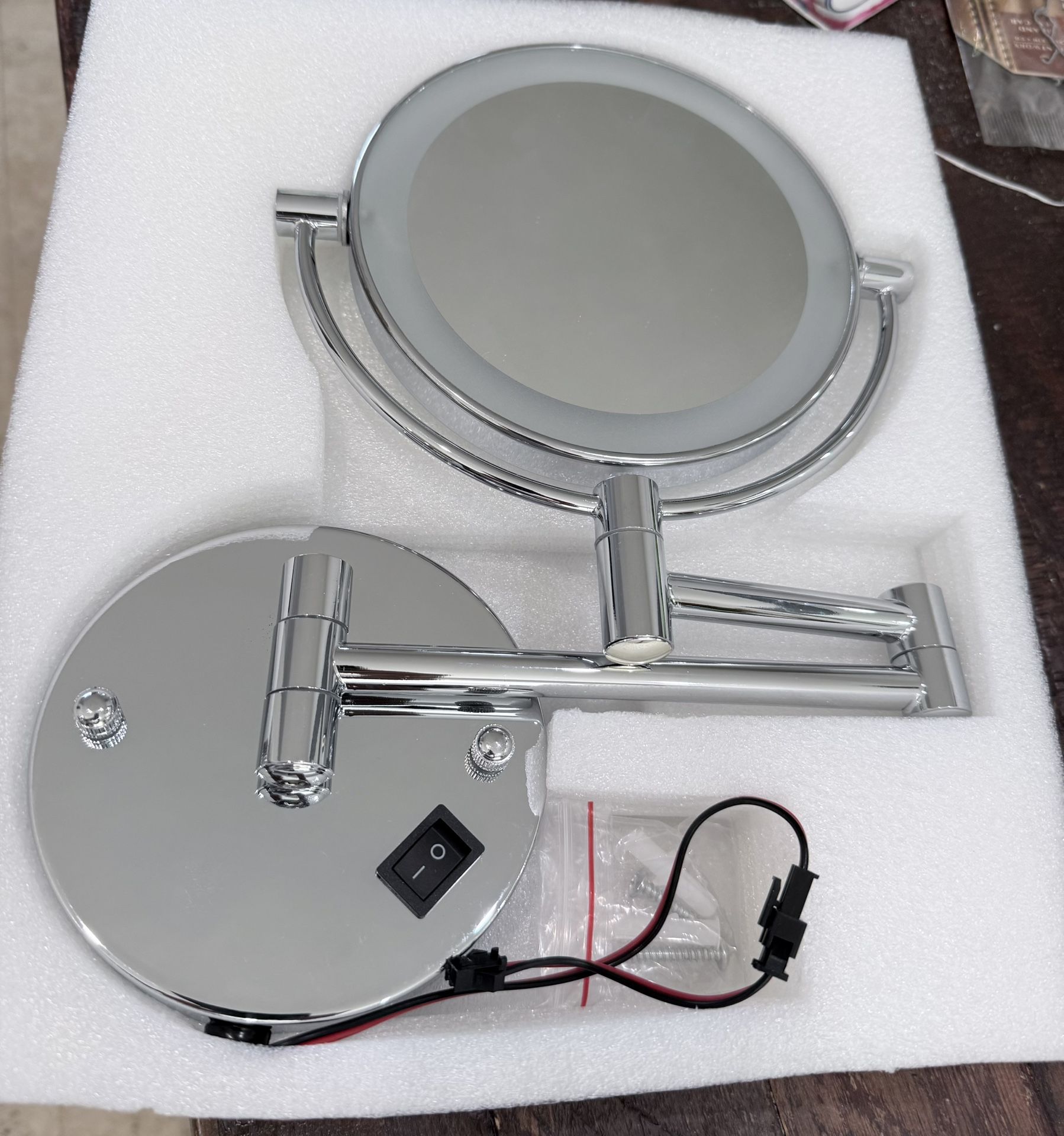 Lighted Magnifying wall Mirror