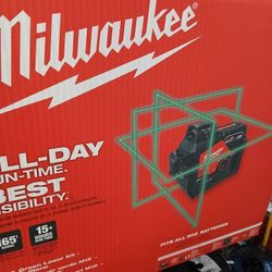 Milwaukee New Kit Laser 12M Battery And Charger 