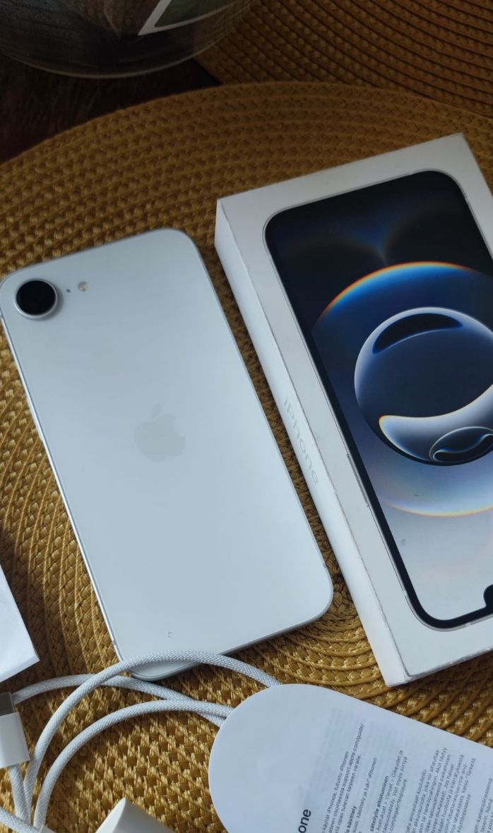 Apple Iphone 16E White Open Box Brand New