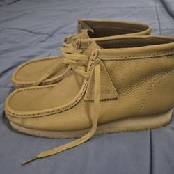 Brand New Size 10 Wallabees $70