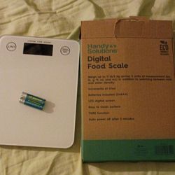 Great Digital Scale For Weighing Large And Small Items Because The Scale Has Larger Than Most For Weighing Larger Than Little Scales In Perfect Condit