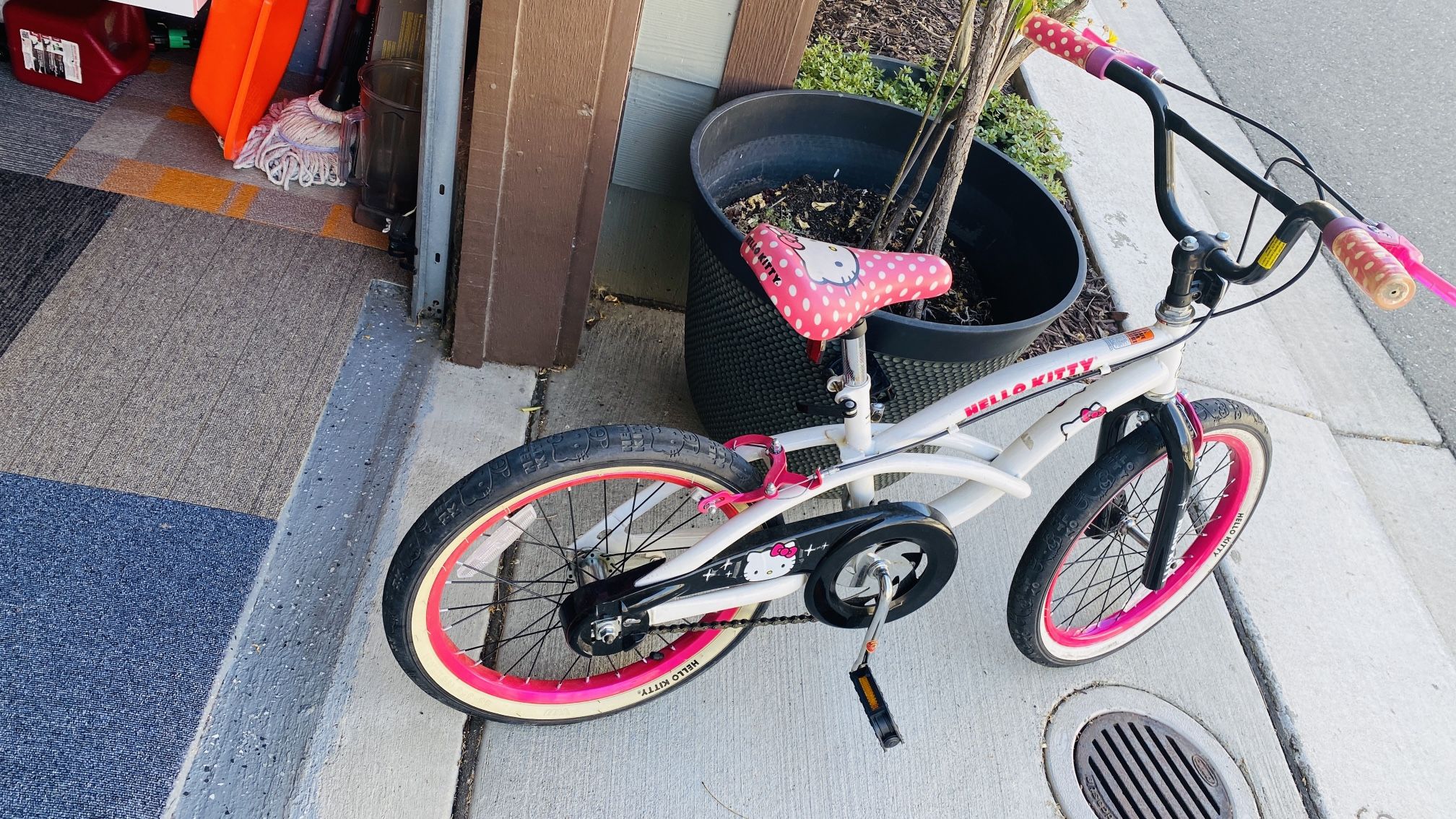Hello Kitty Girls Bicycle
