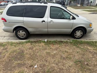 2003 Toyota Sienna