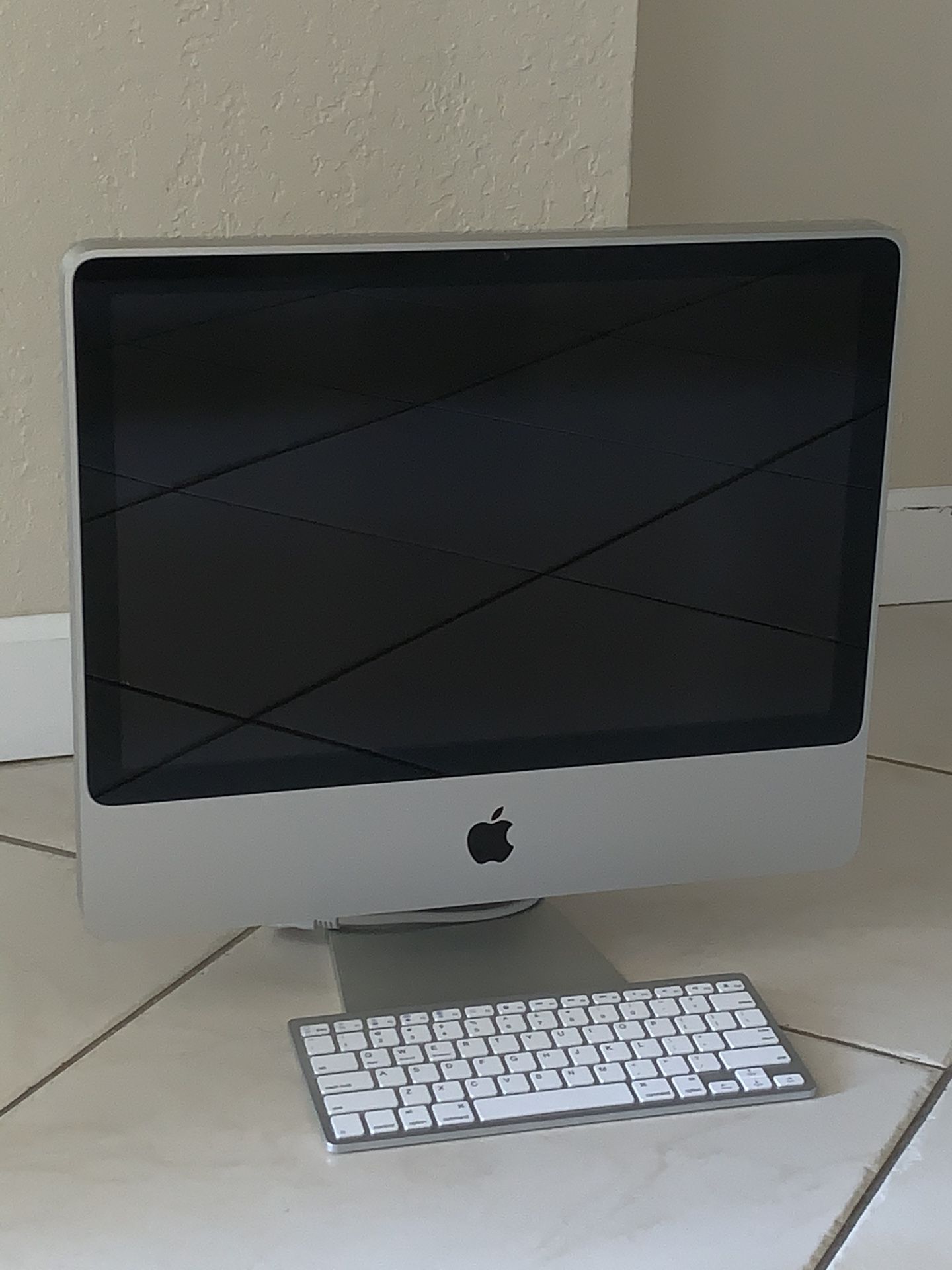 iMac 20” Widescreen Computer